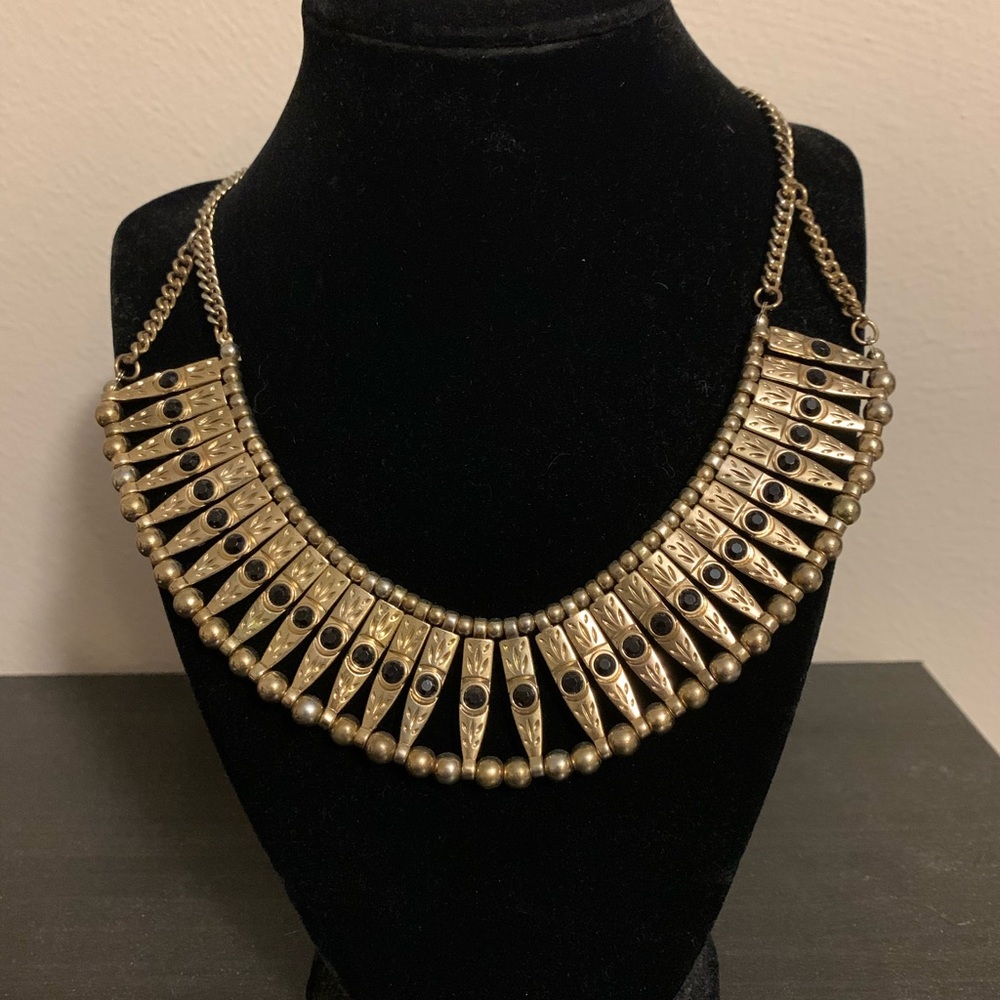 Statement necklace